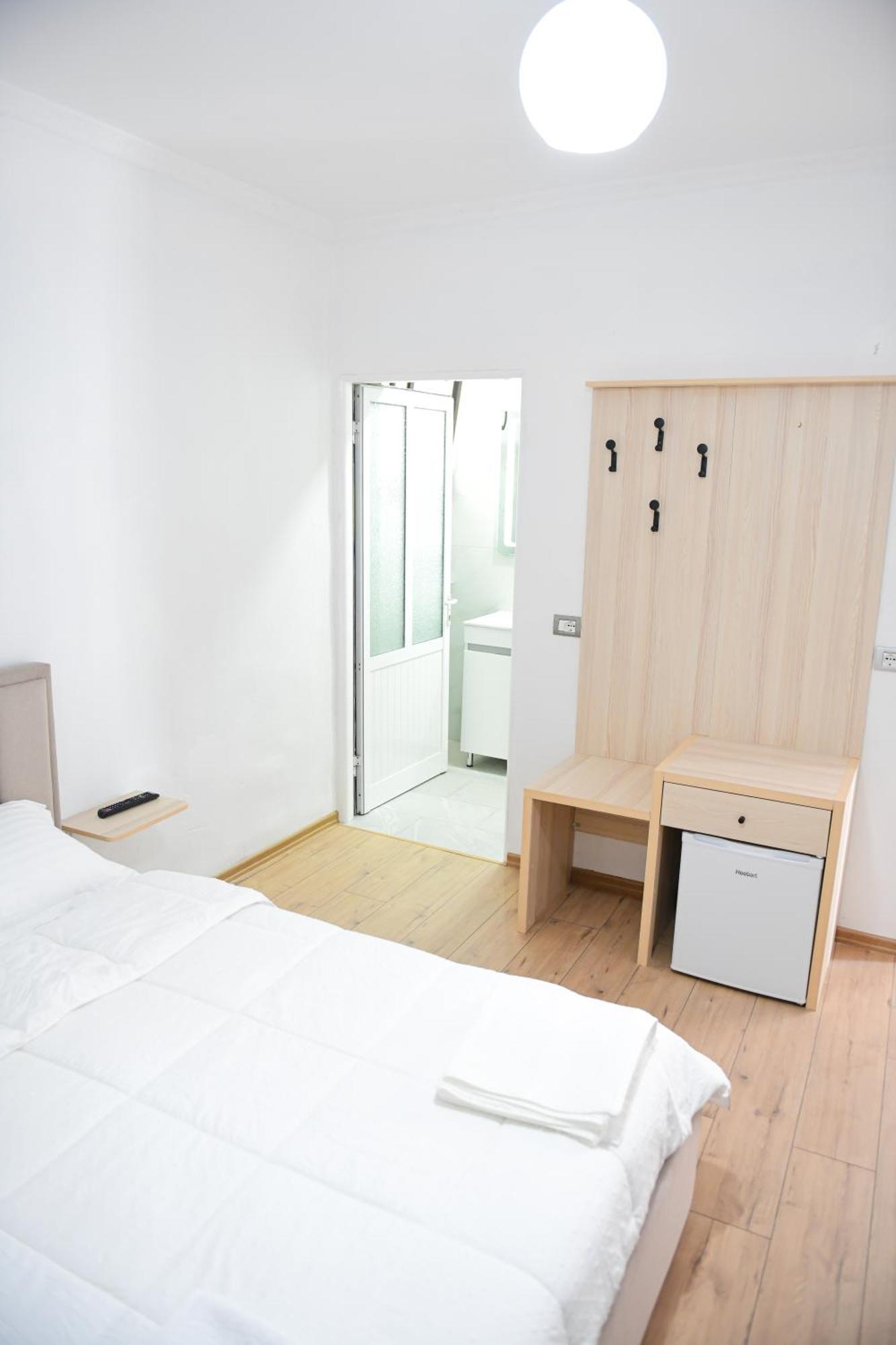 Hotel Villa Edis Berat Buitenkant foto