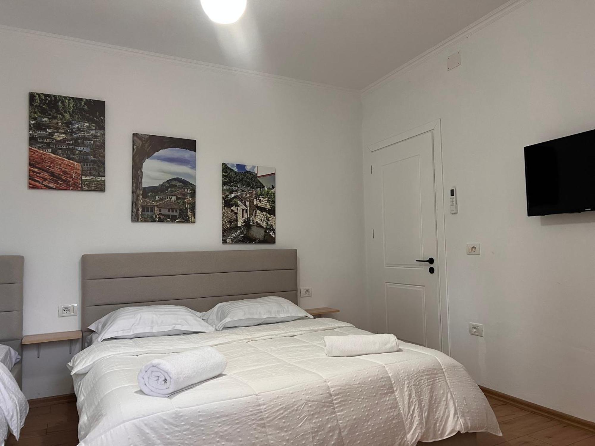 Hotel Villa Edis Berat Buitenkant foto