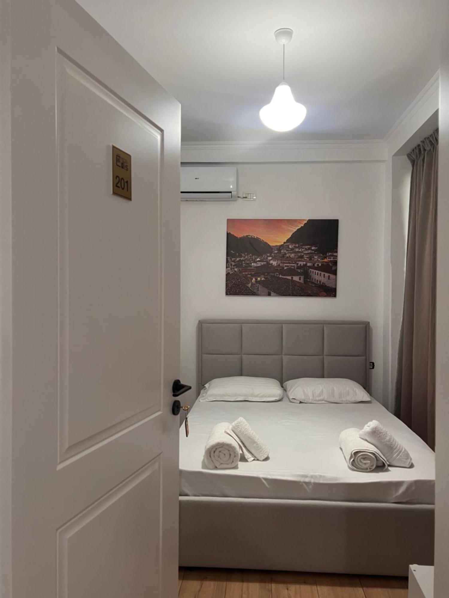 Hotel Villa Edis Berat Buitenkant foto