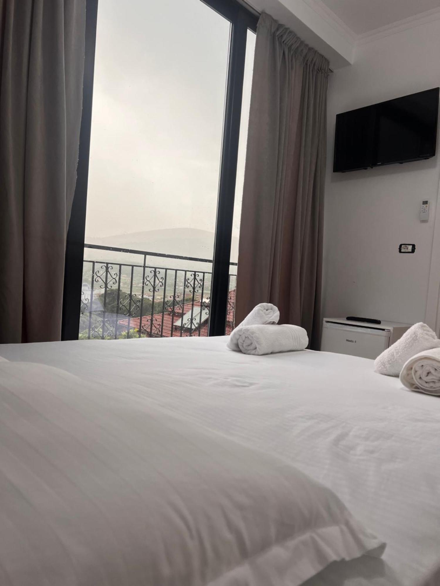 Hotel Villa Edis Berat Buitenkant foto